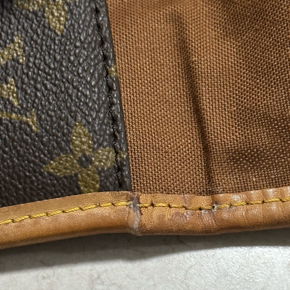 LOUIS VUITTON Monogram Beverly GM Briefcase - Picture 10 of 16